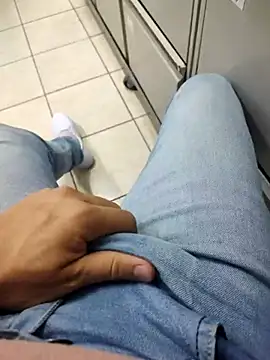 gatmoreno1 online show from 1, 11, 2025