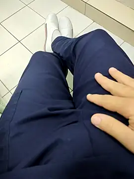 gatmoreno1 online show from 3, 10, 2025