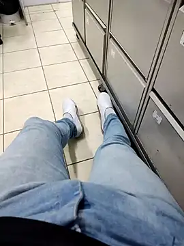 gatmoreno1 online show from 4, 10, 2025