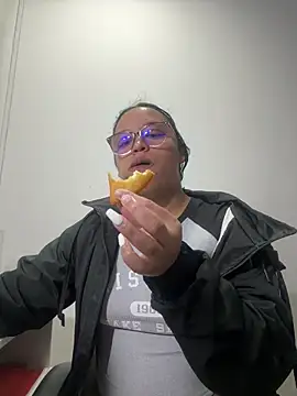 angela angels  online show from 9, 3, 2025