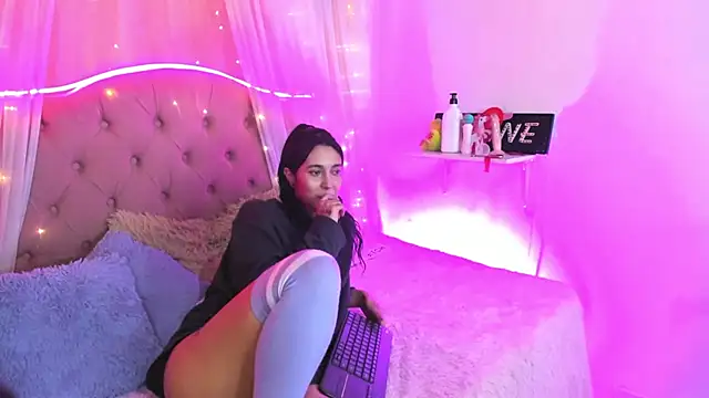  Mia  9 online show from 22, 2, 2025