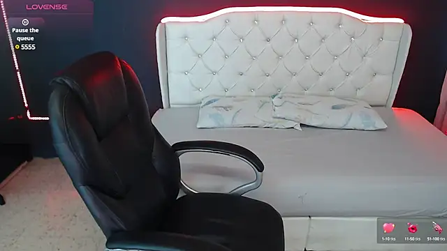 Danielle-Smithh online show from 8, 3, 2025