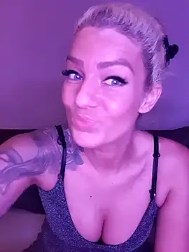 Snapshot of Lara_SecretLady chatting on 15, 1, 2025 Lara SecretLady online show from 15, 1, 2025