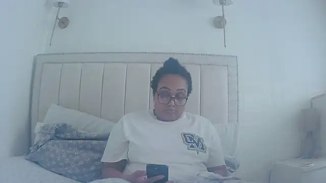 vanilla chocolate23 online show from 12, 4, 2026