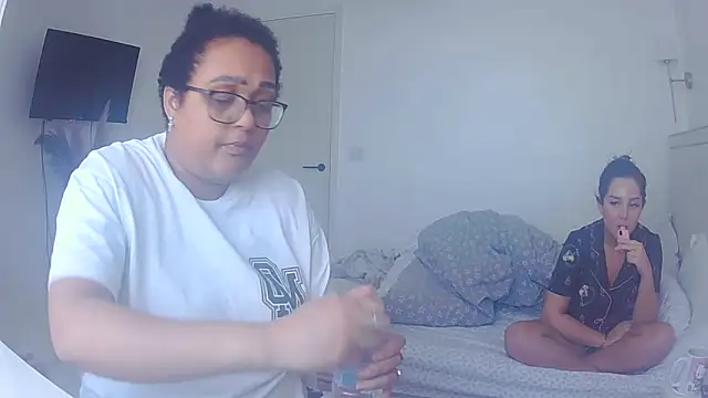 vanilla chocolate23 online show from 13, 4, 2026