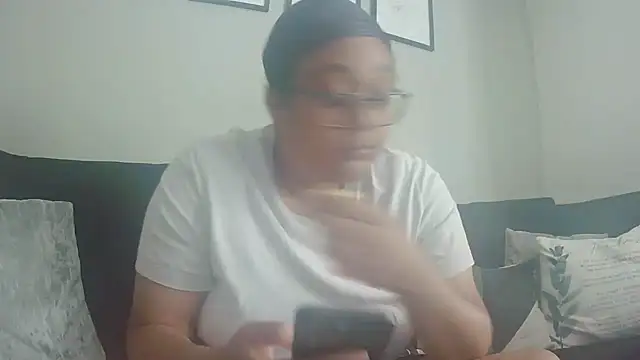 Snapshot of vanilla_chocolate23 chatting on 1, 7, 2026 vanilla chocolate23 online show from 1, 7, 2026