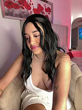 Snapshot of kenndall_21 chatting on 31, 12, 2024 kenndall 21 online show from 31, 12, 2024