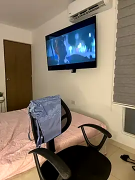 Snapshot of kenndall_21 chatting on 25, 9, 2025 kenndall 21 online show from 25, 9, 2025