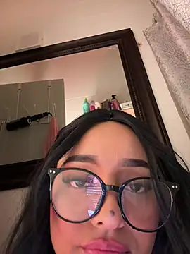 Snapshot of kenndall_21 chatting on 30, 12, 2024 kenndall 21 online show from 30, 12, 2024