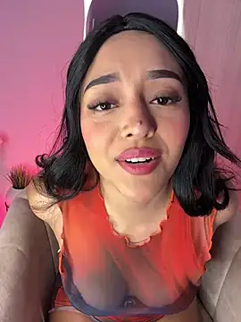 Snapshot of kenndall_21 chatting on 5, 1, 2025 kenndall 21 online show from 5, 1, 2025