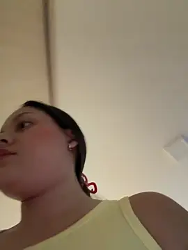 Snapshot of kenndall_21 chatting on 15, 11, 2025 kenndall 21 online show from 15, 11, 2025