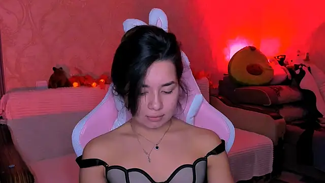 Swee Alicee online show from 17, 9, 2025