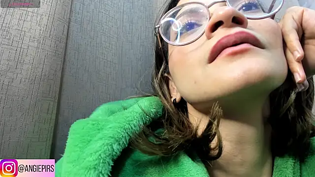 Angie Pirss online show from 31, 1, 2025