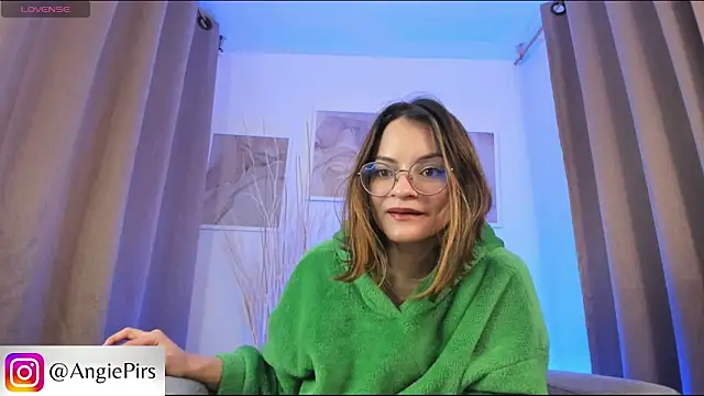 Angie Pirss online show from 8, 1, 2025