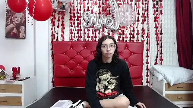 Roxy Lux online show from 20, 2, 2025