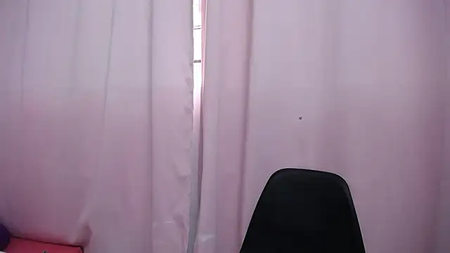 Nicol Love0 online show from 18, 9, 2025