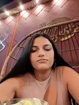 girl milk1 online show from 11, 11, 2025