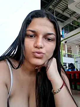 girl milk1 online show from 22, 4, 2026