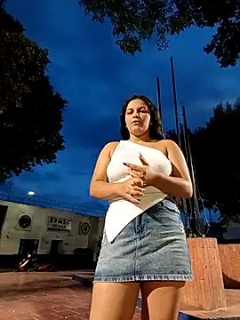 girl milk1 online show from 7, 11, 2025