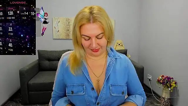 Lili Crossi online show from 2, 12, 2025