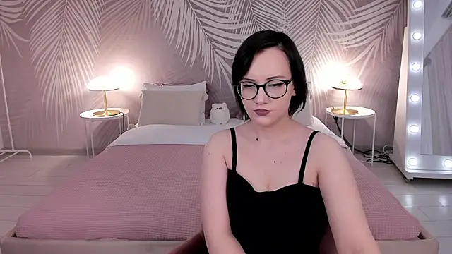 StellaGloww online show from 20, 3, 2025