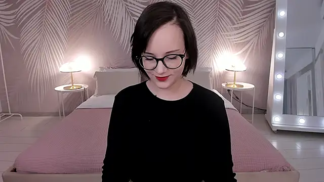 StellaGloww online show from 21, 3, 2025