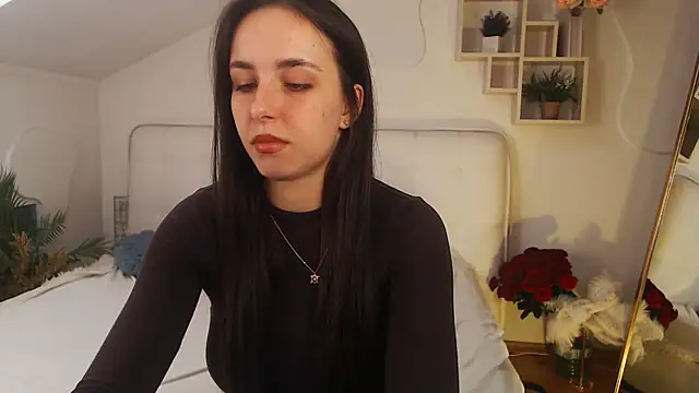 AuroraAksnesss online show from 10, 3, 2025