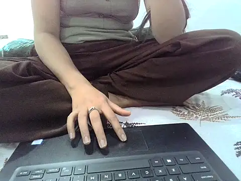 Snapshot of DOLL_CUTY chatting on 24, 11, 2025 DOLL CUTY online show from 24, 11, 2025