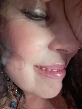 Snapshot of GypsyEsmeralda chatting on 28, 4, 2026 GypsyEsmeralda online show from 28, 4, 2026