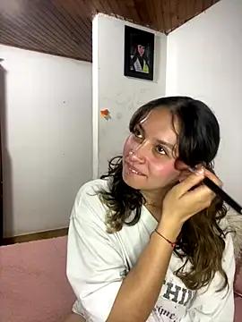 Snapshot of Andi9_ chatting on 7, 10, 2025 Andi9 online show from 7, 10, 2025