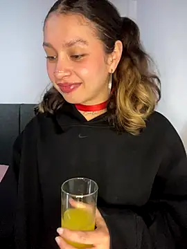 Snapshot of Andi9_ chatting on 17, 10, 2025 Andi9 online show from 17, 10, 2025