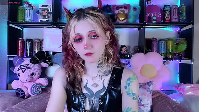 Snapshot of _Devill_Baby chatting on 19, 6, 2026 Devill Baby online show from 19, 6, 2026
