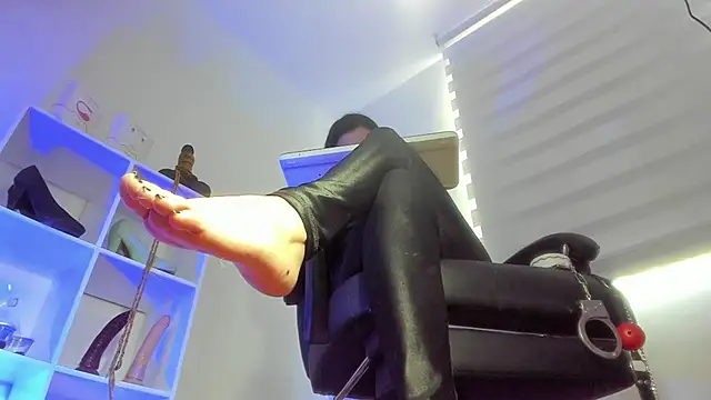 charlotte joliedart online show from 19, 9, 2025