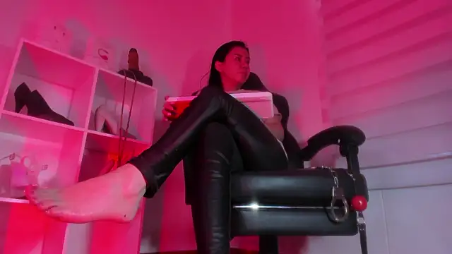 Snapshot of charlotte_joliedart chatting on 3, 2, 2026 charlotte joliedart online show from 3, 2, 2026