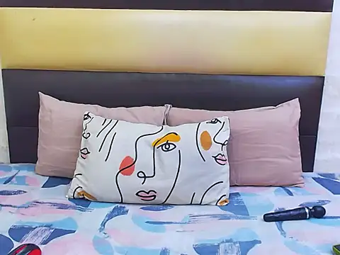 NunuBerry16 online show from 23, 2, 2026