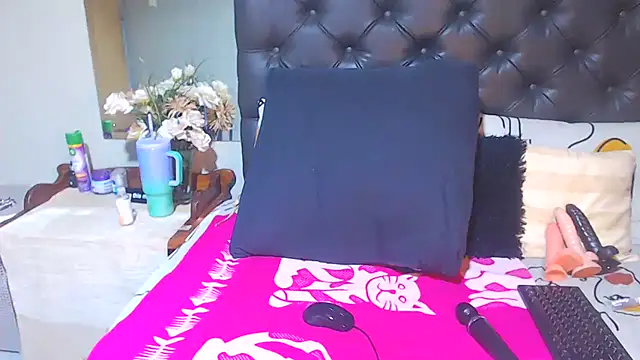 NunuBerry16 online show from 14, 4, 2026