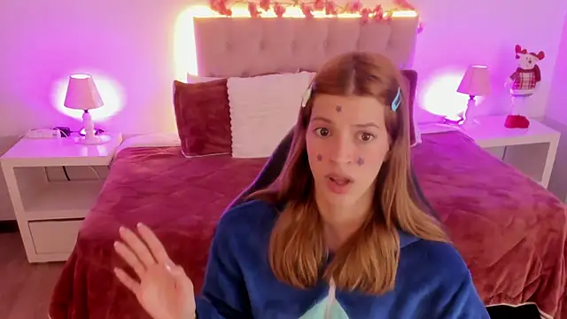 Nora Vennucci online show from 16, 12, 2025