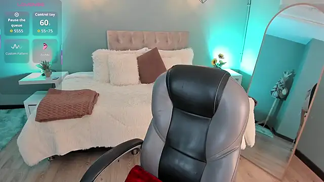 Nora Vennucci online show from 17, 10, 2025