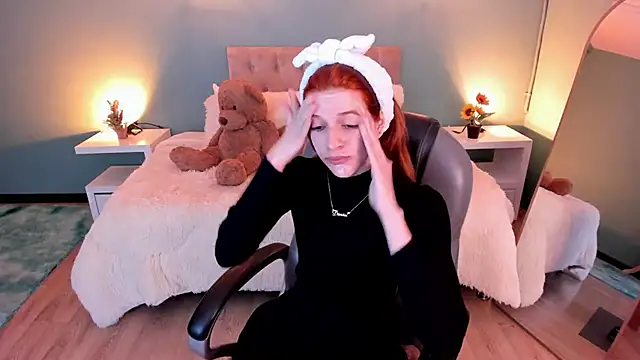 Nora Vennucci online show from 31, 10, 2025