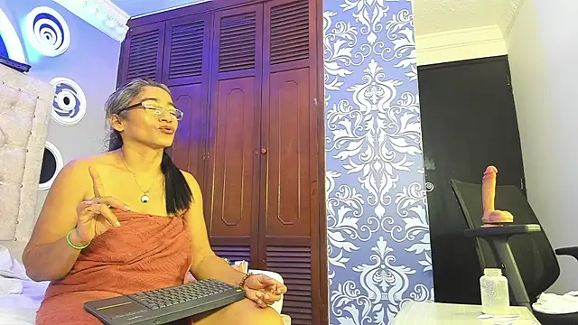 mature bigass   online show from 4, 3, 2025