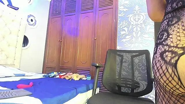 mature bigass   online show from 5, 3, 2025