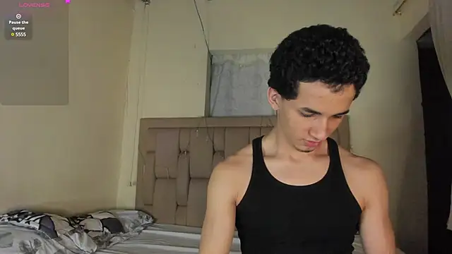 Snapshot of stepcouple_XXX chatting on 6, 3, 2025 stepcouple XXX online show from 6, 3, 2025