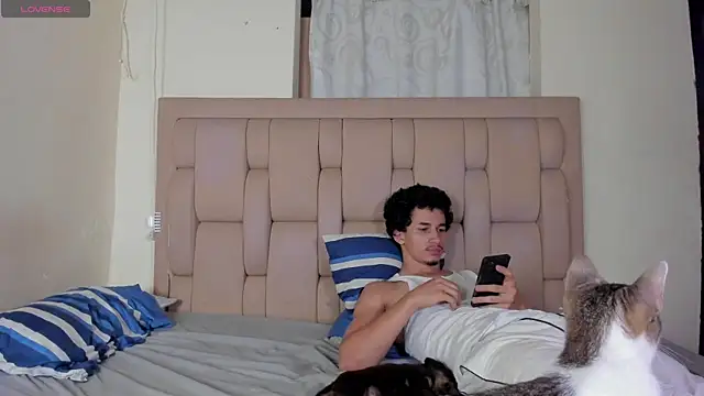 Snapshot of stepcouple_XXX chatting on 29, 9, 2025 stepcouple XXX online show from 29, 9, 2025