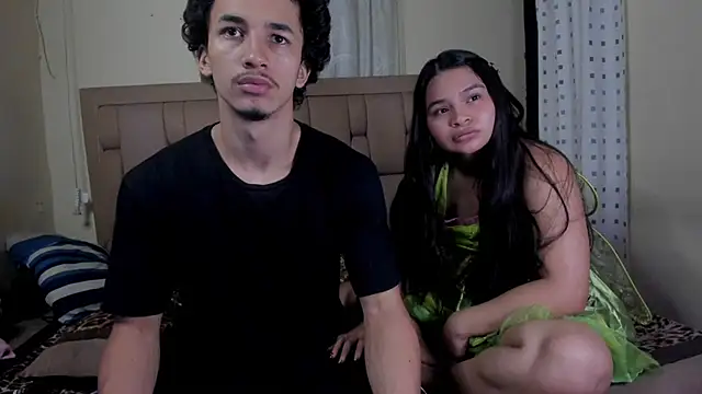 Snapshot of stepcouple_XXX chatting on 21, 10, 2025 stepcouple XXX online show from 21, 10, 2025