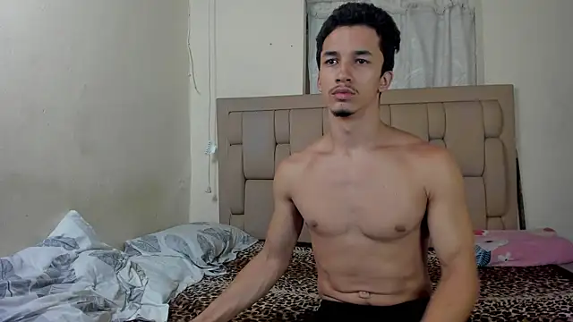 Snapshot of stepcouple_XXX chatting on 28, 11, 2025 stepcouple XXX online show from 28, 11, 2025