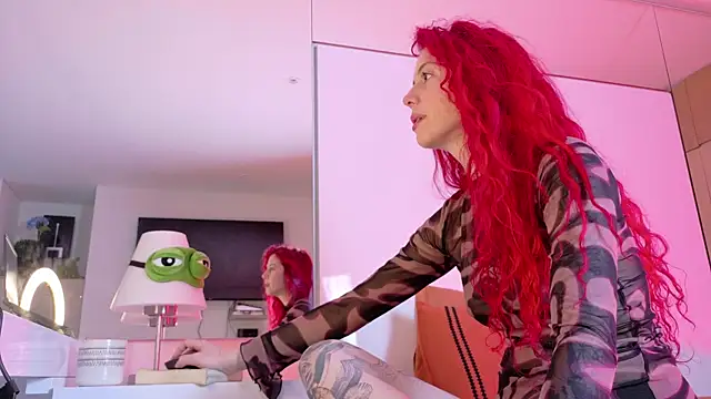 Borbala Iggy online show from 21, 9, 2025