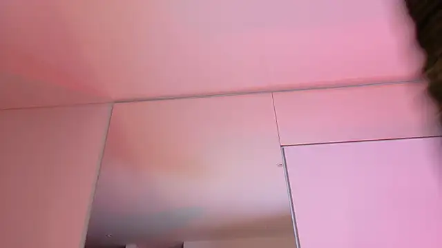 Borbala Iggy online show from 5, 10, 2025