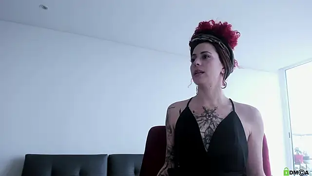 Borbala Iggy online show from 8, 2, 2025