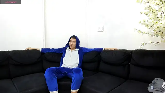 StrawwBoys online show from 9, 10, 2025