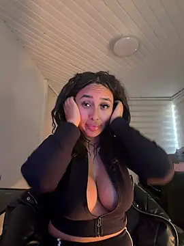 Snapshot of Anily_Lovely chatting on 5, 7, 2026 Anily Lovely online show from 5, 7, 2026